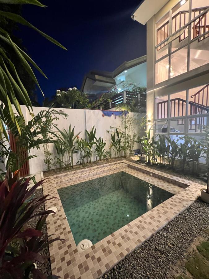 Rich-Vania Suites General Luna  Exterior photo