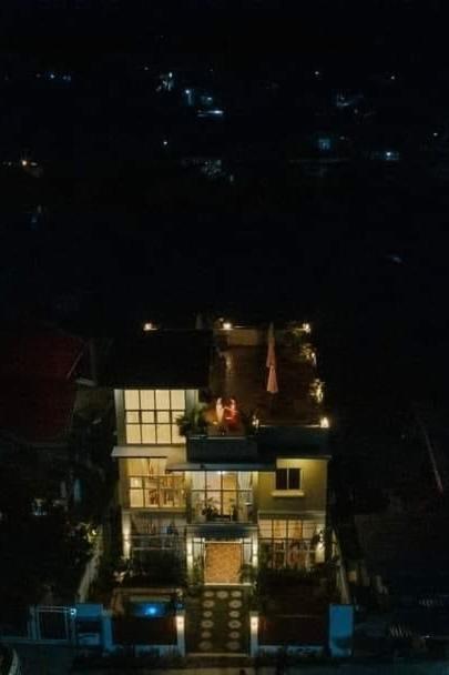 Rich-Vania Suites General Luna  Exterior photo