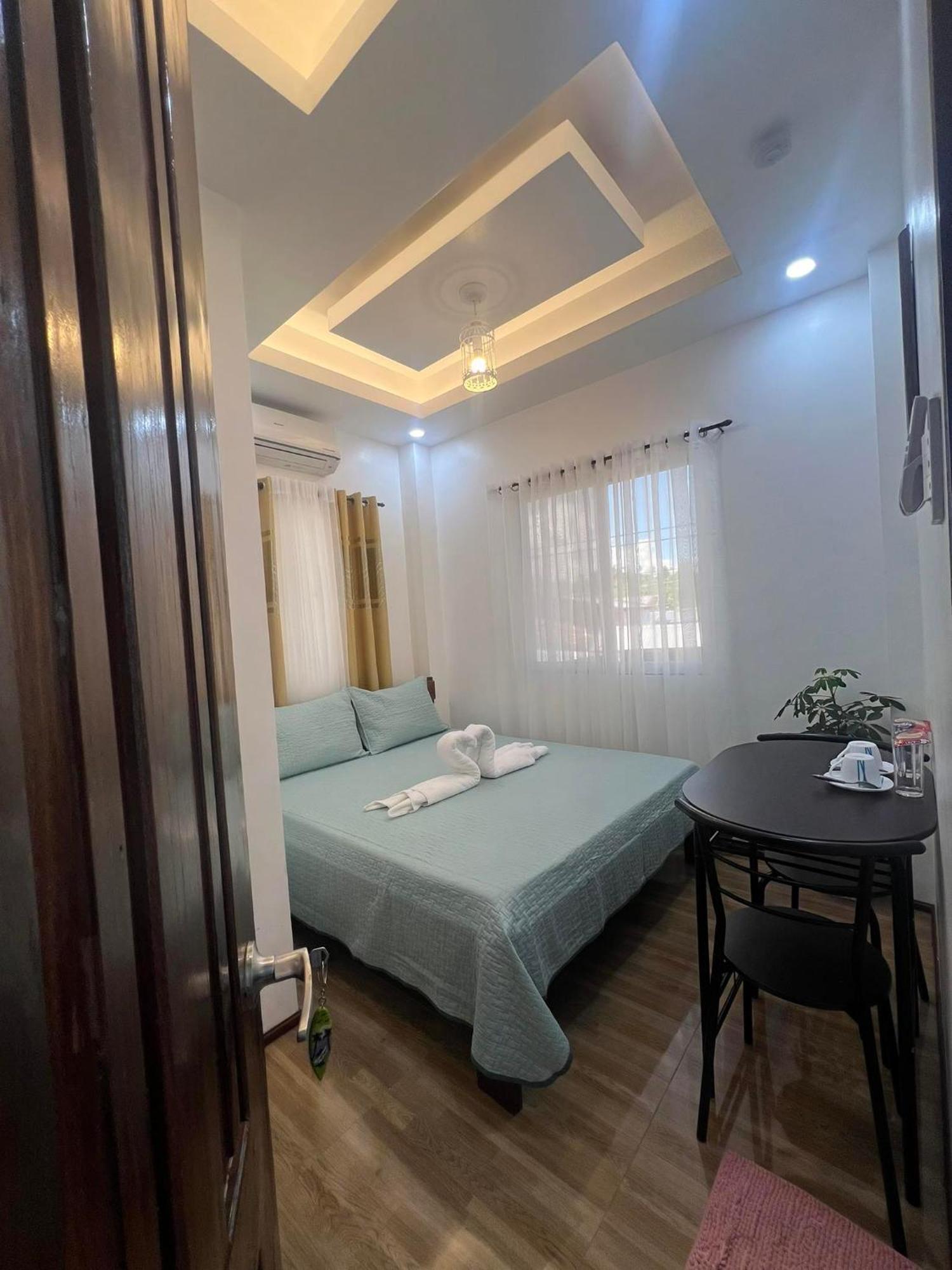 Rich-Vania Suites General Luna  Exterior photo
